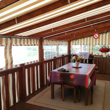 Les Goelands Campsite Ambon